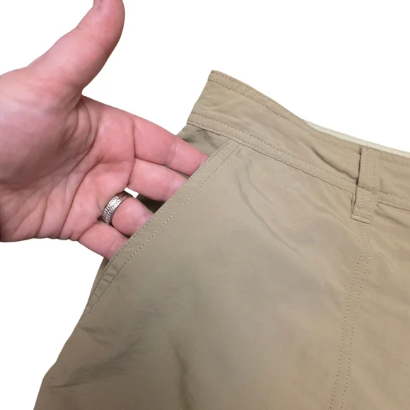 Patagonia Men's 20" Wavefarer Stand Up Tan Shorts Size 35 - Picture 4 of 10